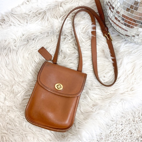 Coach Handbags - Authentic Vintage Coach Small Sidepack in British Tan 9978